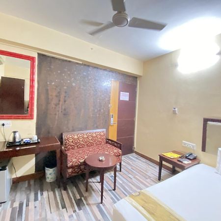 Astoria Hotel Калькутта Экстерьер фото