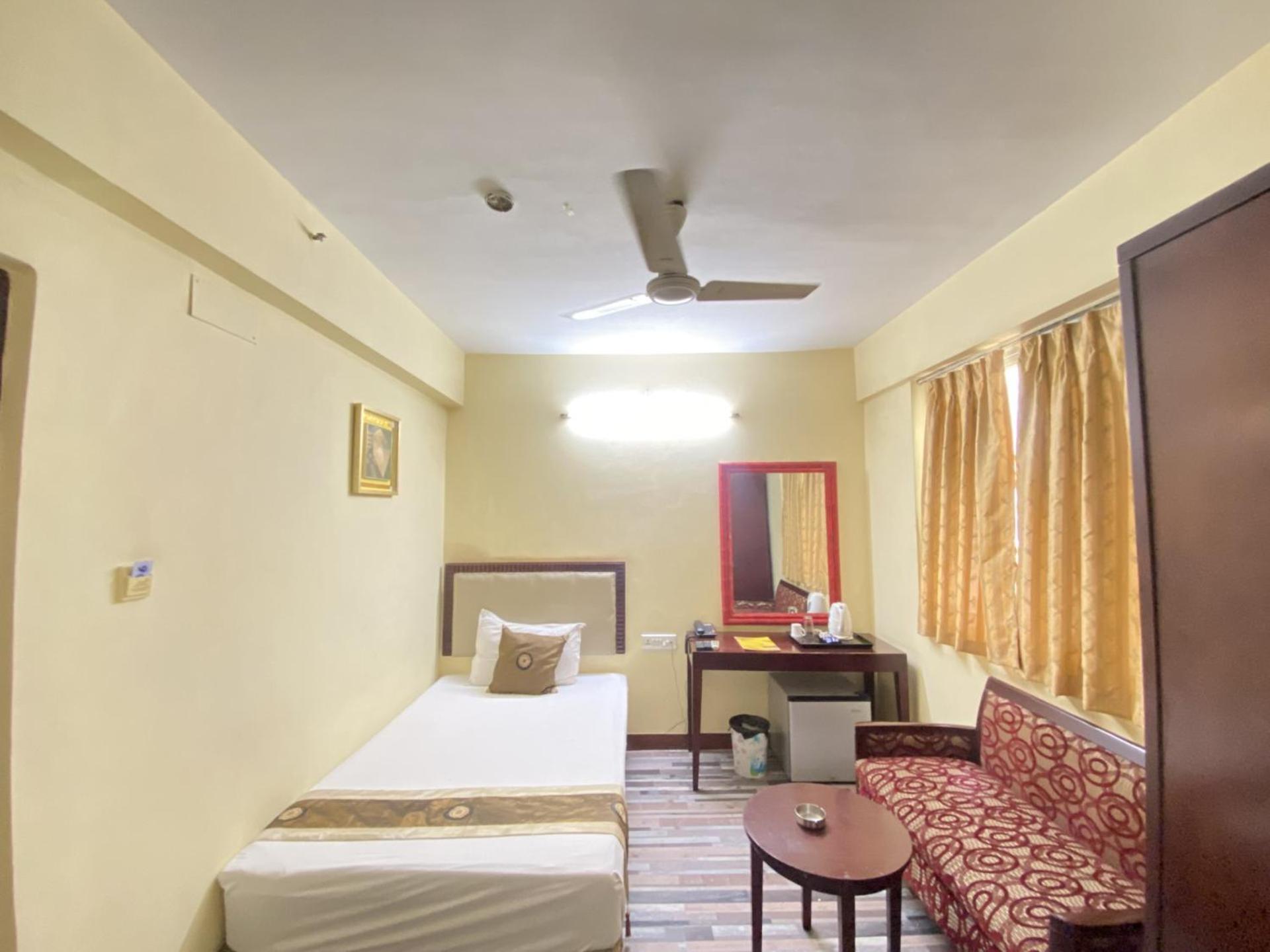 Astoria Hotel Калькутта Экстерьер фото