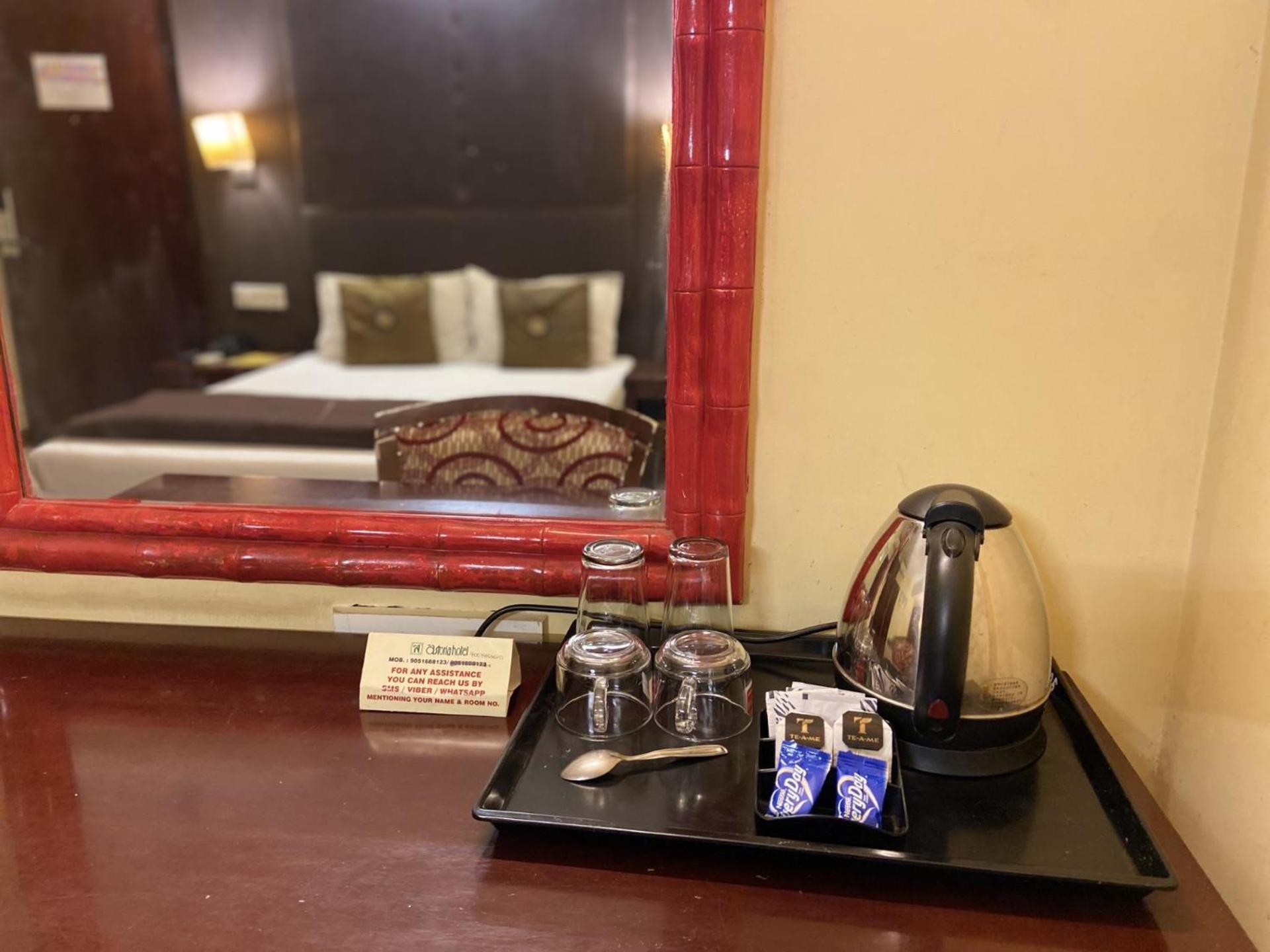 Astoria Hotel Калькутта Экстерьер фото