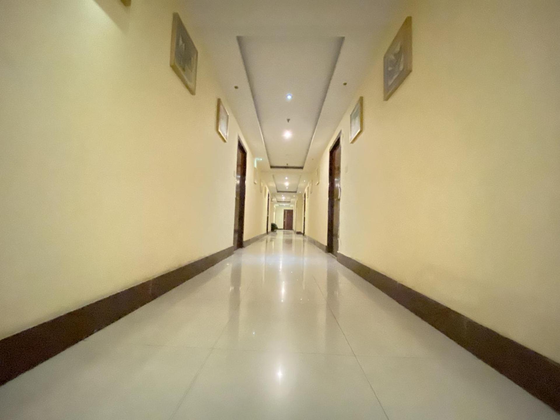 Astoria Hotel Калькутта Экстерьер фото