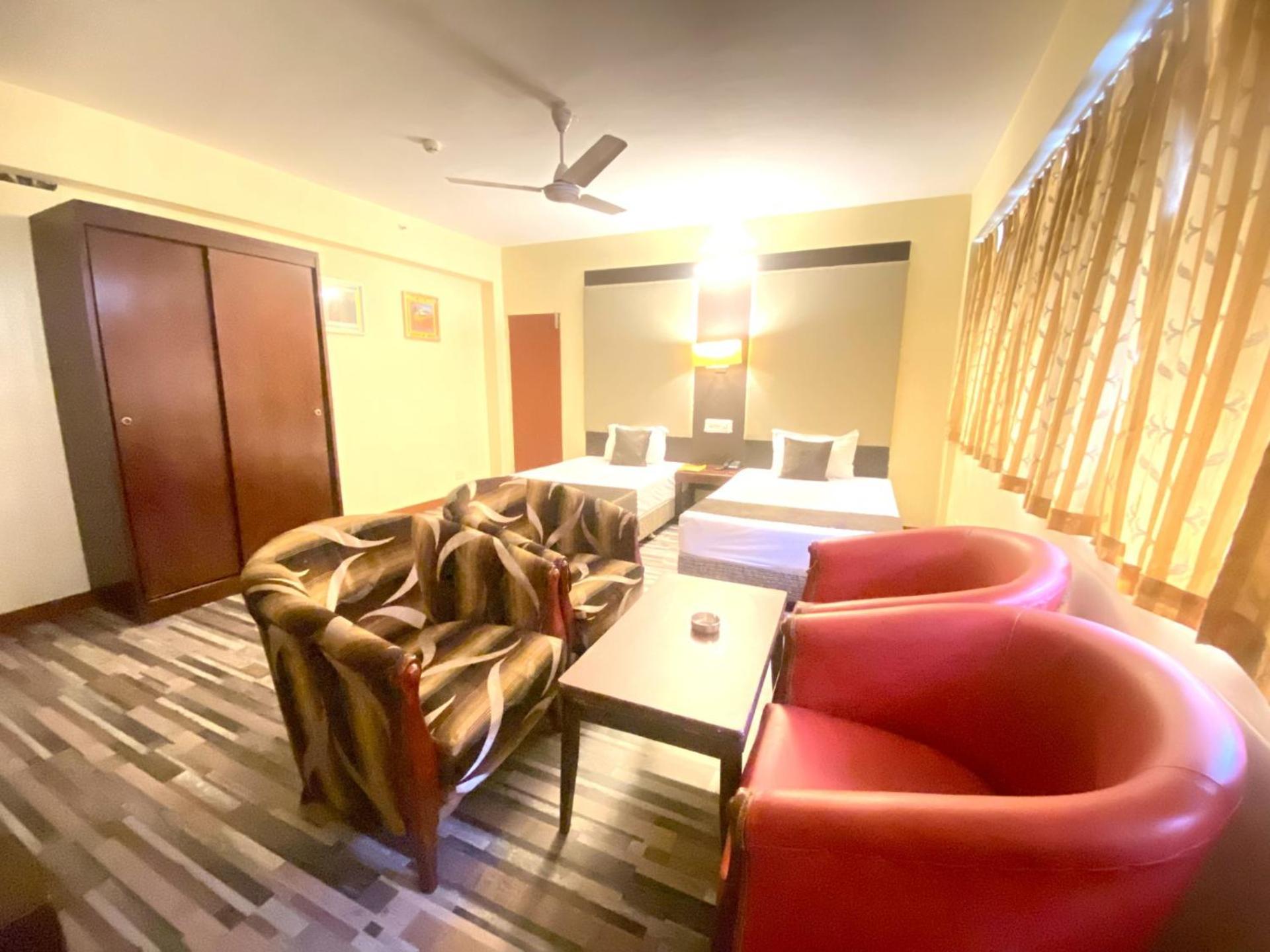 Astoria Hotel Калькутта Экстерьер фото