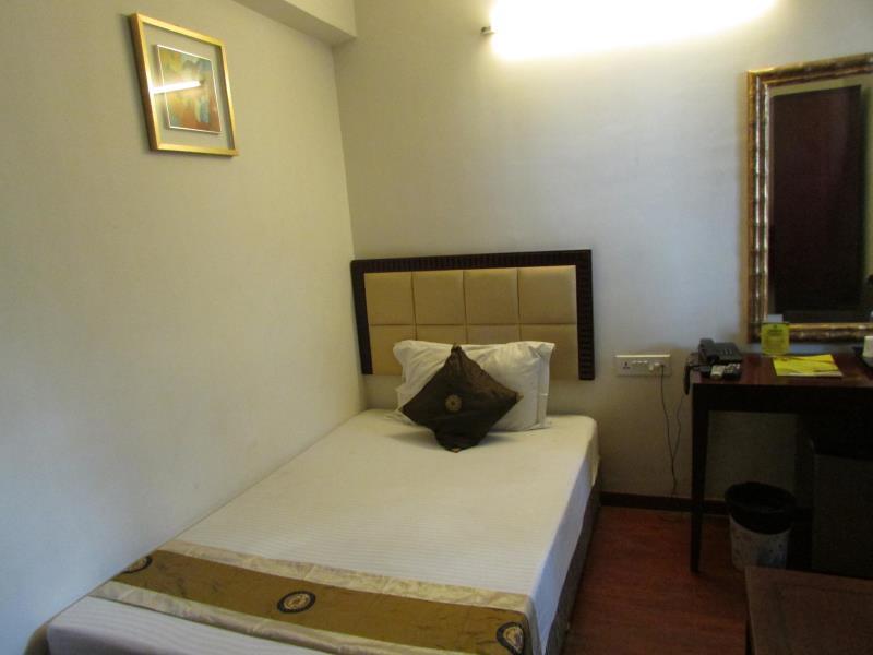 Astoria Hotel Калькутта Экстерьер фото