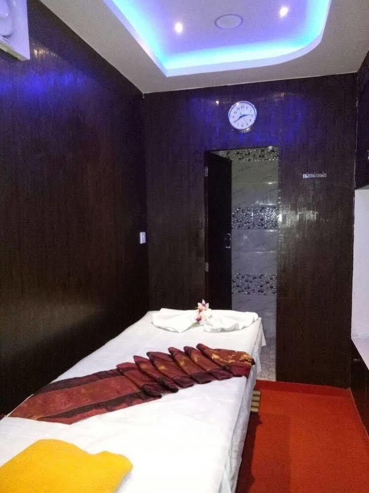 Astoria Hotel Калькутта Экстерьер фото